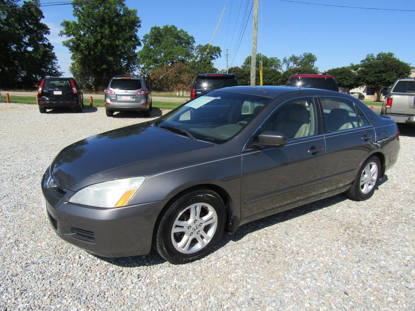 2007 Brown /Tan Honda Accord (1HGCM56827A) with an V6 engine, Automatic transmission, located at 15016 S Hwy 231, Midland City, AL, 36350, (334) 983-3001, 31.306210, -85.495277 - Photo#2